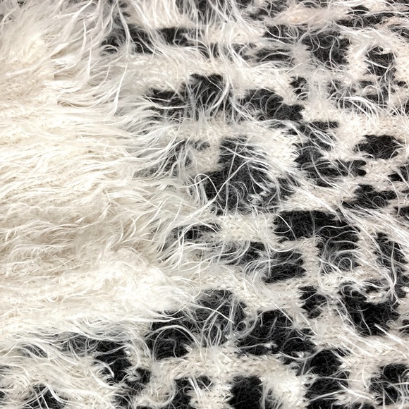 XOXO women’s white leopard print sweater, large, SUPER SOFT & COZY - Picture 4 of 6